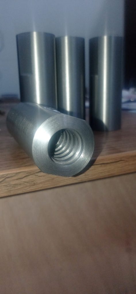 R&L Metal Mechanics - Servicios de torno